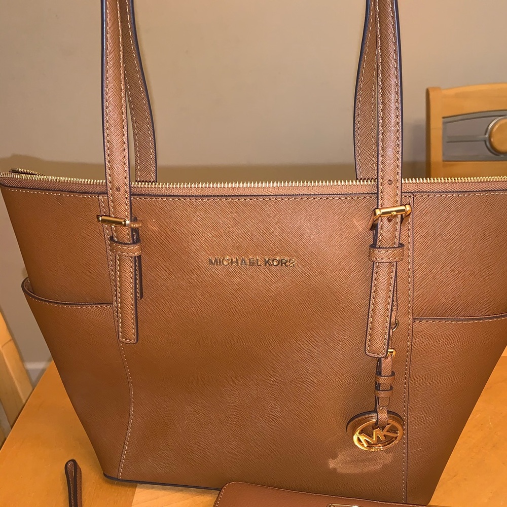 BRAND NEW Michael Kors purse